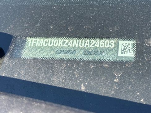 Used 2022 Ford Escape SEL w/ Technology Package image 3