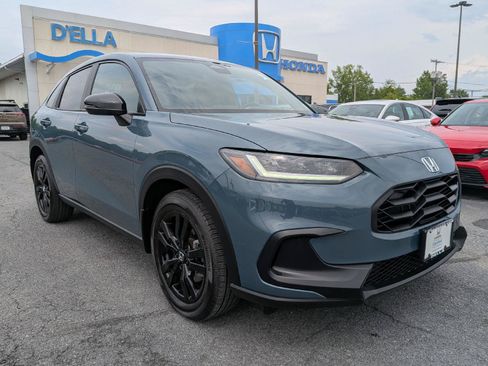 Certified 2026 Honda HR-V Sport image 3