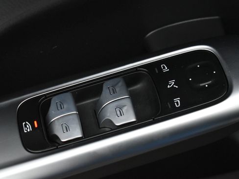 Used 2022 Mercedes-Benz C 300 4MATIC Sedan image 12