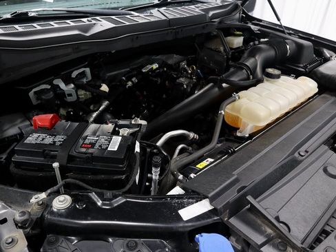 Certified 2021 Ford F150 XLT w/ Equipment Group 302A High image 18