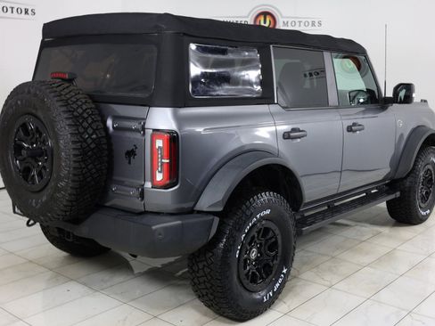 Used 2022 Ford Bronco Wildtrak image 3