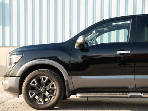 Used 2020 Nissan Titan Platinum Reserve w/ Moonroof Package image 7
