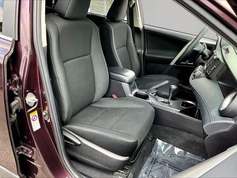Used 2018 Toyota RAV4 LE w/ All Weather Liner Package AWD/4WD image 26