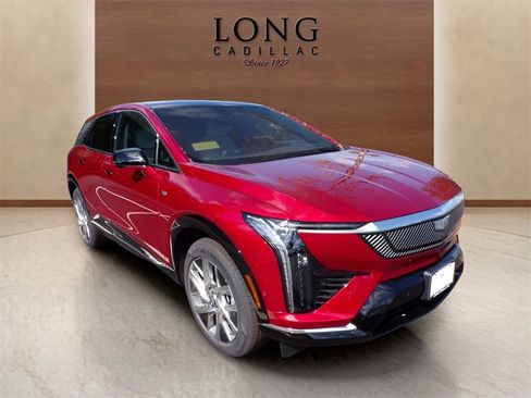 New 2025 Cadillac Optiq Luxury 2 image 3