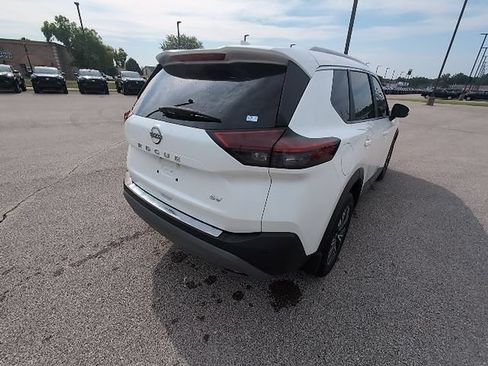 Used 2023 Nissan Rogue SV w/ SV Premium B Package FWD image 6