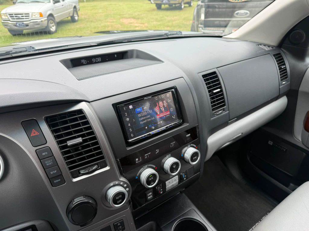 Used 2014 Toyota Sequoia Platinum RWD image 34