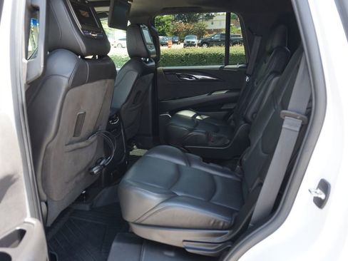 Used 2019 Cadillac Escalade Platinum image 20