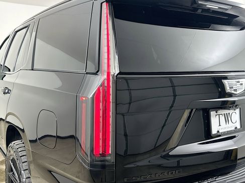 Used 2026 Cadillac Escalade V AWD/4WD image 13