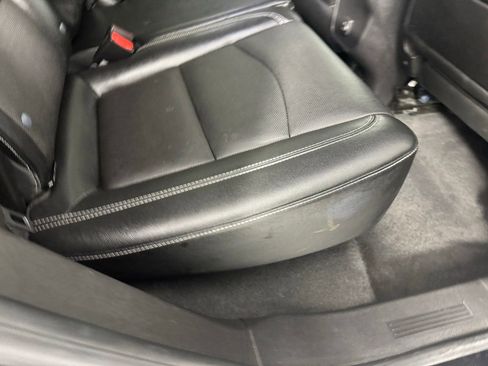 Used 2023 GMC Terrain SLT image 25