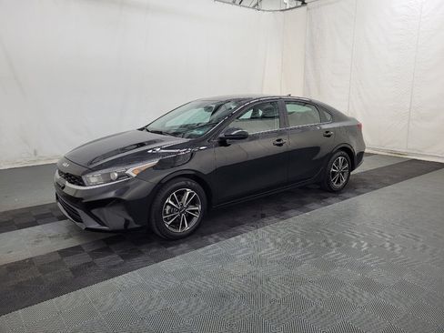 Used 2023 Kia Forte LXS image 2