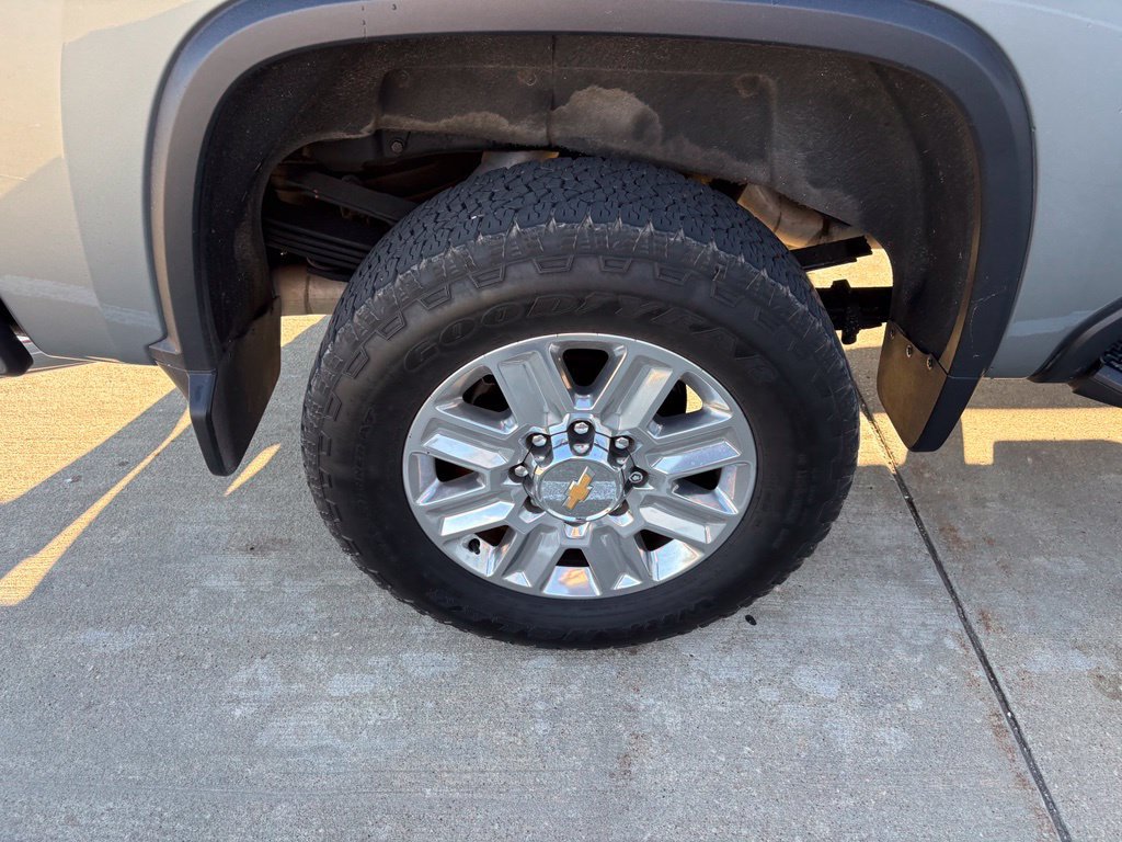 Used 2024 Chevrolet Silverado 3500 High Country w/ High Country Premium Package AWD/4WD image 39
