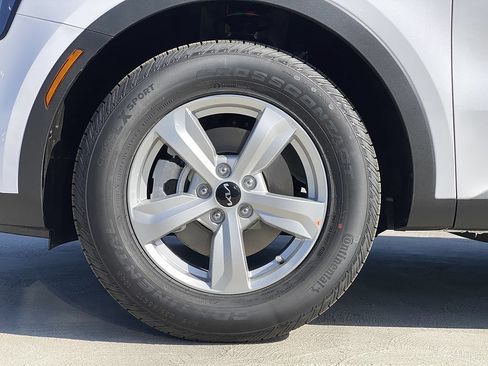New 2026 Kia Sorento LX FWD image 11