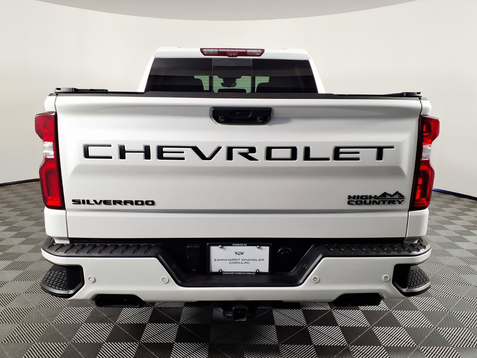 Used 2023 Chevrolet Silverado 1500 High Country w/ High Country Premium Package AWD/4WD image 5