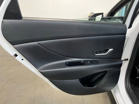 Used 2024 Hyundai Elantra SEL FWD image 19