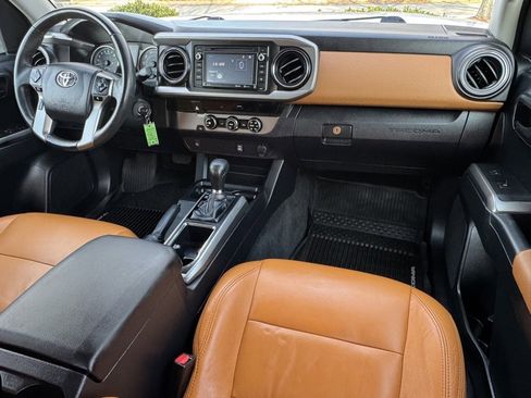 Used 2016 Toyota Tacoma SR5 image 20