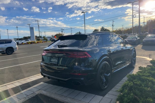 Used 2022 Audi RS Q8 w/ Carbon Optic Package AWD/4WD image 4