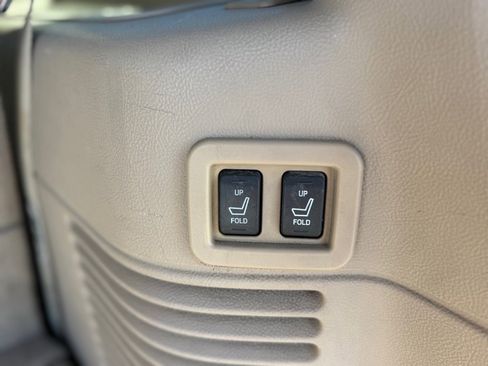 Used 2004 Ford Expedition Eddie Bauer image 20