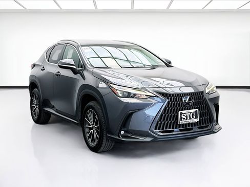 Used 2023 Lexus NX 250 FWD image 3