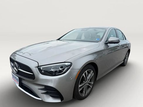 Used 2022 Mercedes-Benz E 350 4MATIC Sedan image 3