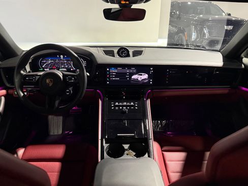 Used 2025 Porsche Panamera 4 image 45