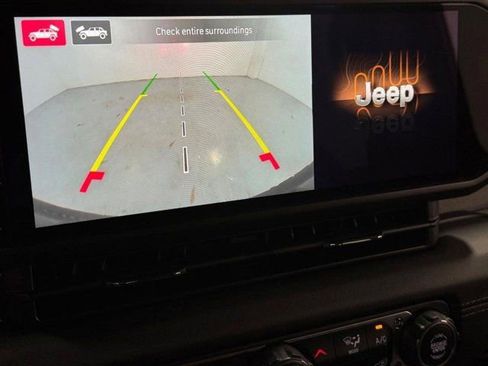 Used 2024 Jeep Wrangler Unlimited Sahara w/ Technology Group AWD/4WD image 13