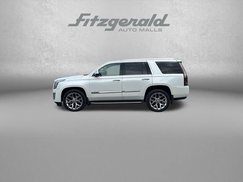 Used 2017 Cadillac Escalade Luxury AWD/4WD image 5