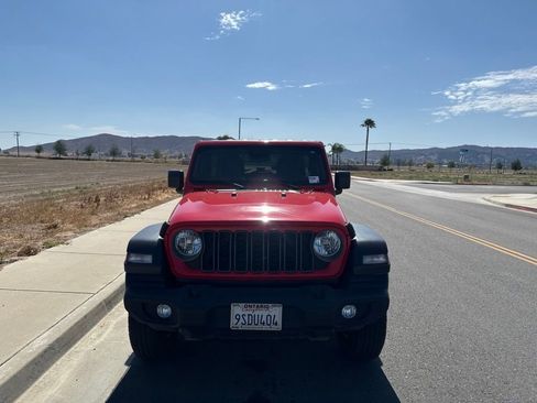 Used 2025 Jeep Wrangler Unlimited Sport AWD/4WD image 3