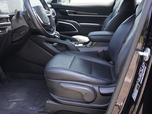 Used 2023 Kia Telluride LX AWD/4WD image 19