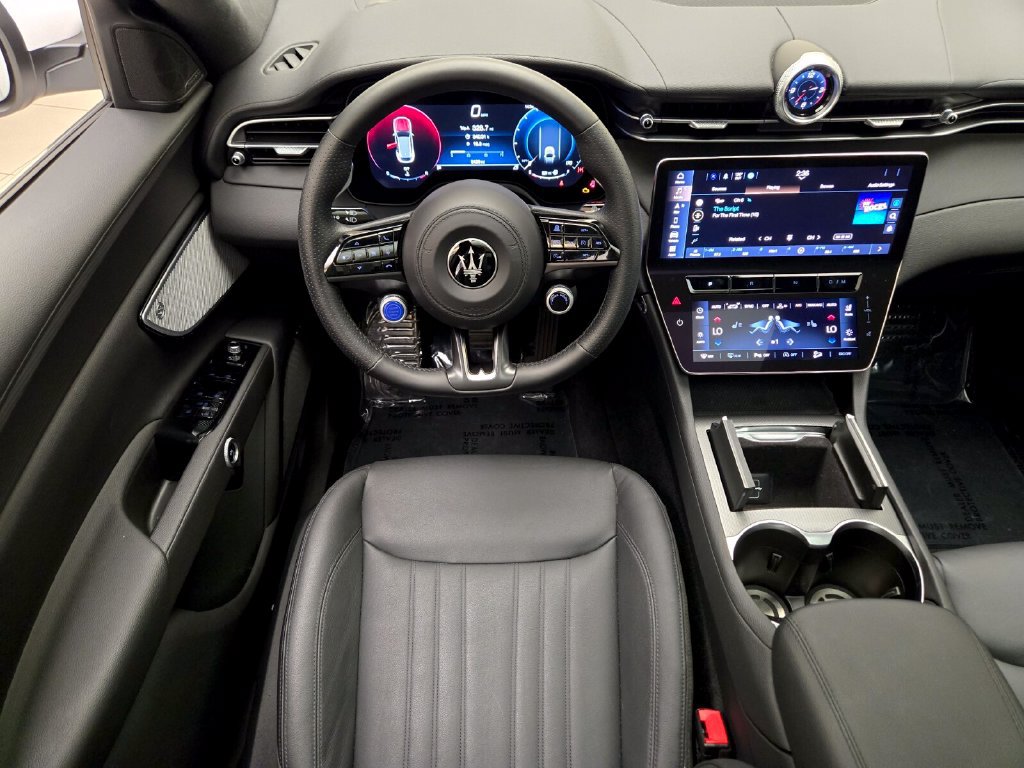 Certified 2024 Maserati Grecale GT AWD/4WD image 18