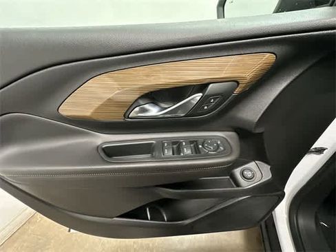 Used 2021 GMC Terrain SLE w/ Driver Convenience Package image 17