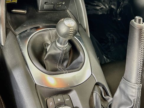 Used 2021 MAZDA MX-5 Miata RF Club RWD image 16
