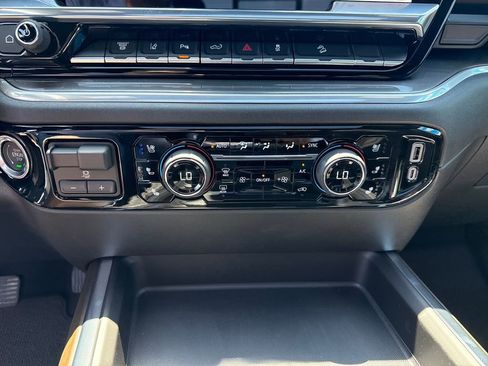 New 2026 Chevrolet Silverado 2500 High Country w/ High Country Premium Package AWD/4WD image 19