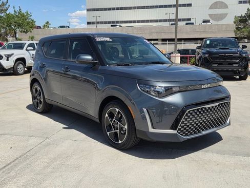 Used 2023 Kia Soul EX FWD image 3