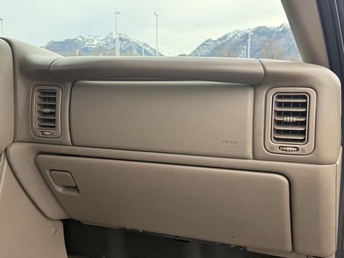 Used 2005 Chevrolet Silverado 2500 LT w/ Heavy-Duty Power Package image 26