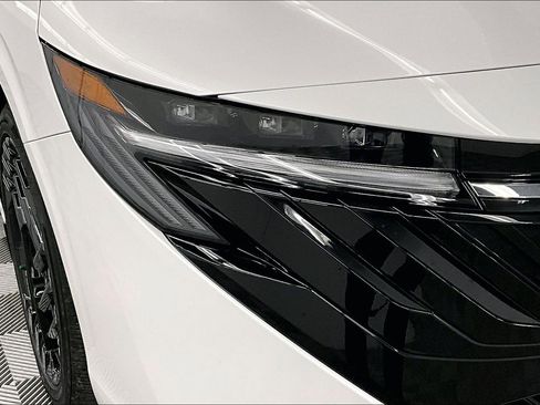 New 2026 Nissan Sentra SR w/ SR Premium Package FWD image 14