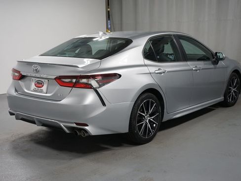 Used 2023 Toyota Camry SE image 8