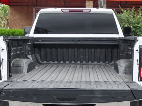 Used 2022 GMC Sierra 2500 SLE w/ SLE Convenience Package image 8