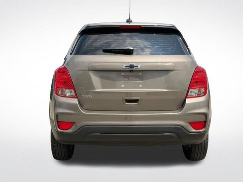 Used 2021 Chevrolet Trax LS FWD image 20