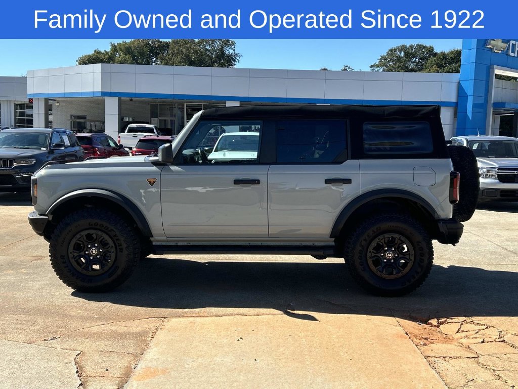 Used 2023 Ford Bronco Badlands w/ Sasquatch Package AWD/4WD image 2