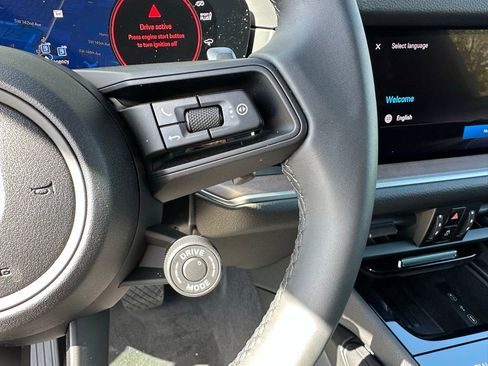 Certified 2026 Porsche Cayenne E-Hybrid AWD/4WD image 17