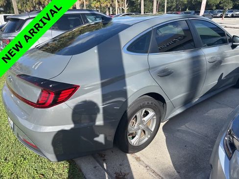 Used 2022 Hyundai Sonata SE w/ Preferred Accessory Package image 4