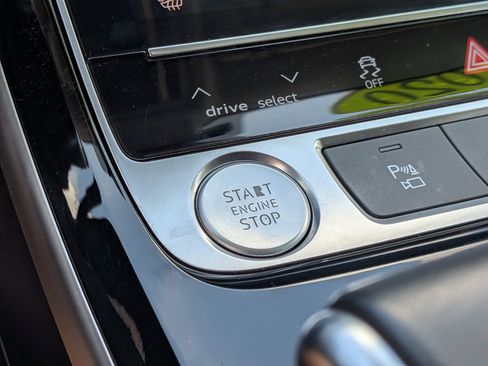 Used 2020 Audi A8 L 4.0T w/ Executive Package image 30