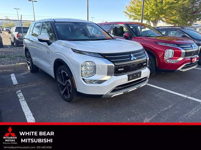 Used 2024 Mitsubishi Outlander SE AWD/4WD image 1