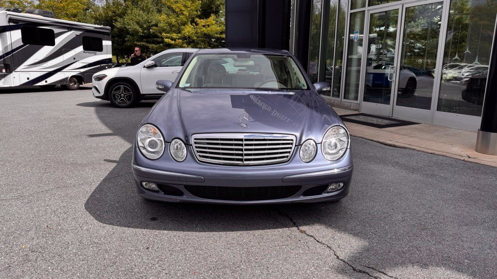 Used 2005 Mercedes-Benz E 320 CDI Sedan image 8