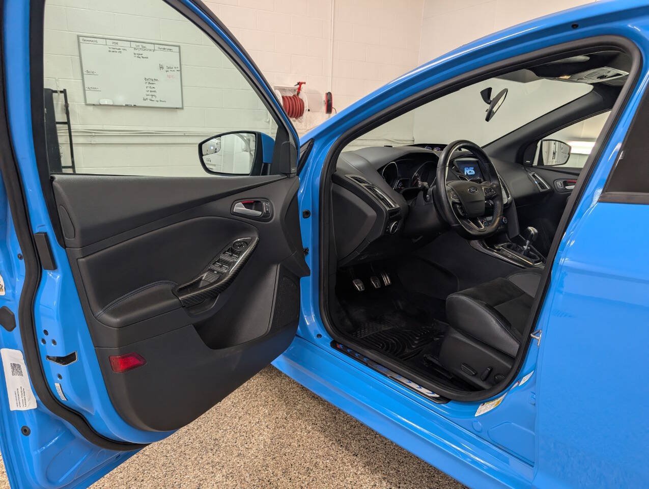 Used 2017 Ford Focus RS AWD/4WD image 6
