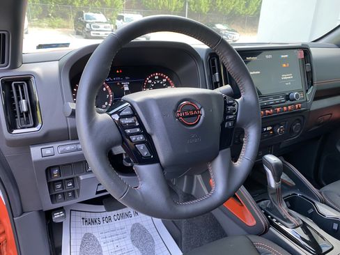 Used 2025 Nissan Frontier PRO-4X w/ Pro Convenience Package AWD/4WD image 17