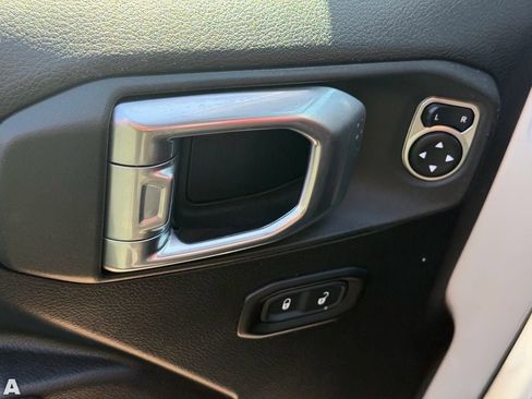 Used 2021 Jeep Wrangler Sport image 11
