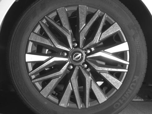 Used 2025 Nissan Altima 2.5 SV FWD image 12