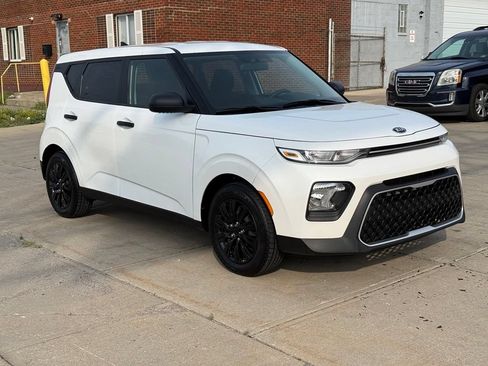 Used 2020 Kia Soul LX FWD image 4