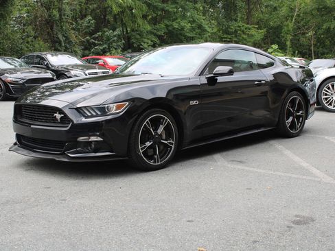Used 2017 Ford Mustang GT Premium RWD image 28